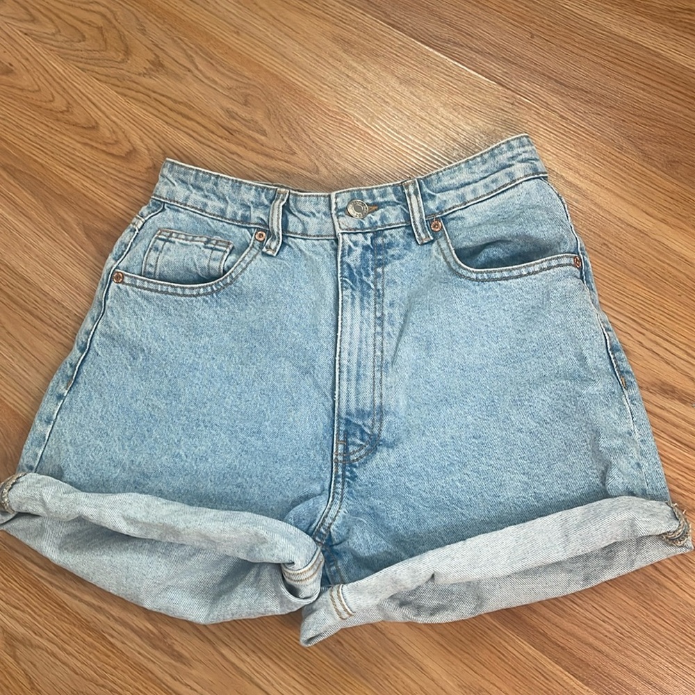 Zara super high waist mom jeans shorts. Size 6